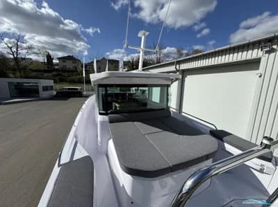 Axopar 37 XC Cross Cabin 3
