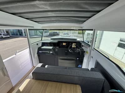Axopar 37 XC Cross Cabin 5