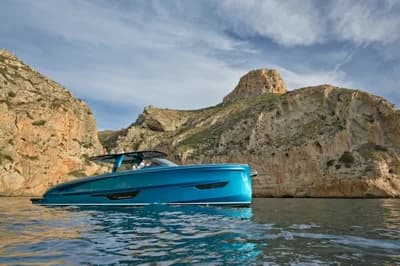 2027 Solaris Power 52 Open 3