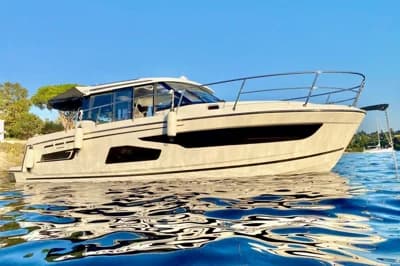 2019 Jeanneau Merry Fisher 1095 Coupe 2