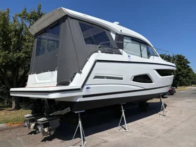 2025 Sealine C390 2