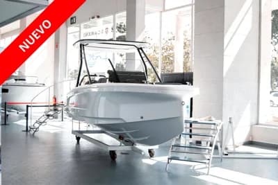 2023 Axopar 22 T-Top 2