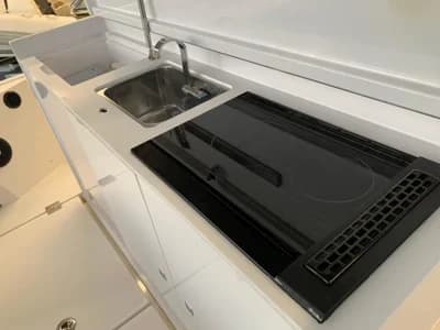 2020 Axopar 37 XC Cross Cabin 3