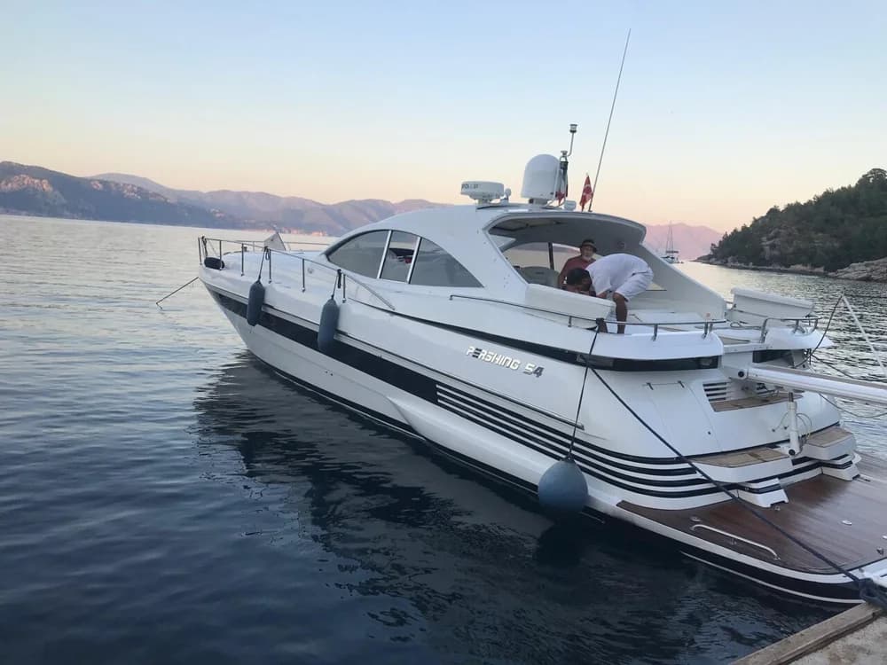 Pershing 54