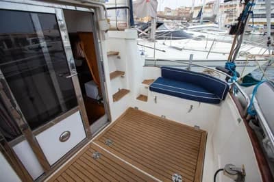 2005 Nimbus 380 Commander 5