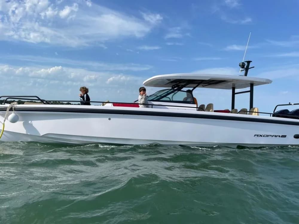 2020 Axopar 37 SUN TOP