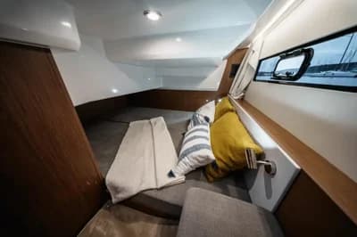 2026 Beneteau Antares 9 V2 5