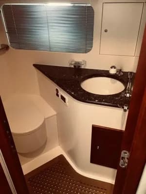 2003 Uniesse 48' T-top 3