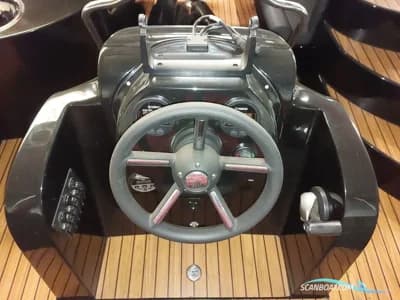 Tender Gentleman´s Launch 700XL 4