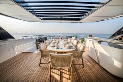 2027 Majesty 100 Terrace 4