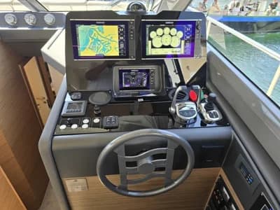 2017 Ferretti Yachts 450 3