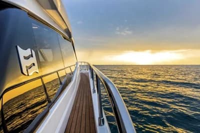 2017 Ferretti Yachts 450 5