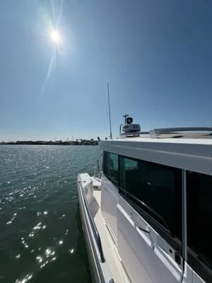 2022 Axopar 28 Cabin | 9m 5