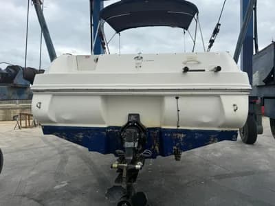 2005 Sea Ray 215 Weekender 2