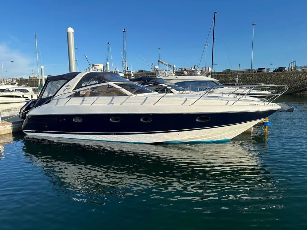 1996 Princess V39