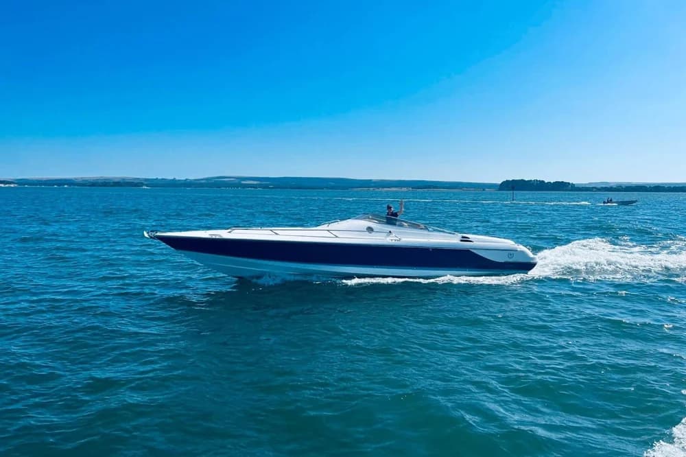 1999 Hunton Thoroughbred 36 | 11m