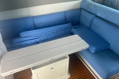 1990 Mochi Craft 42 AFT CABIN 2