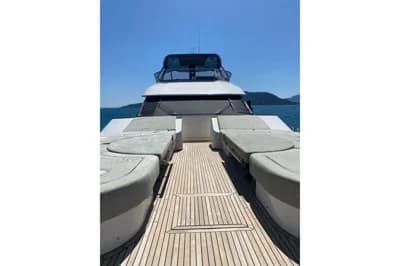 2019 Monte Carlo Yachts MCY 76 5