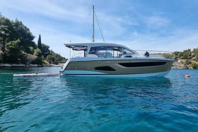 2024 Sealine C390 2