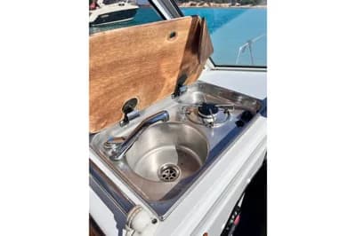 1991 Boston Whaler Revenge 22 4