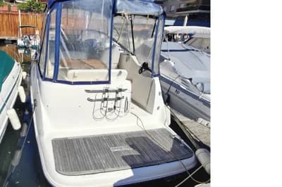 2004 Bayliner 245 2