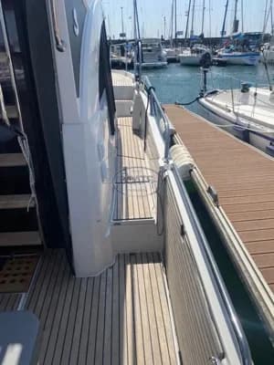 2023 Beneteau Antares 11 Flybridge 4