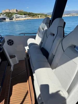 2027 Beneteau Gran Turismo 35 4