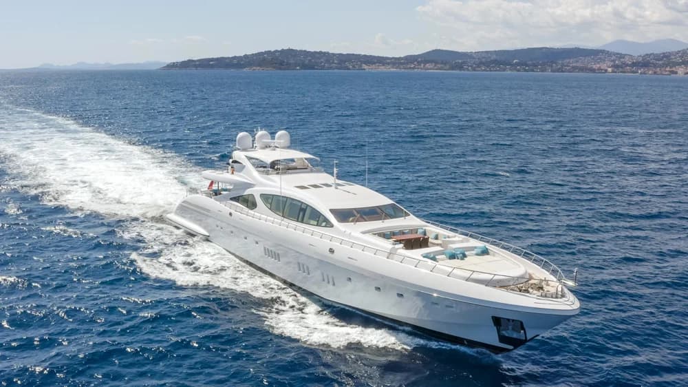 2011 Mangusta 165