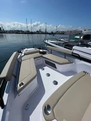 2025 Axopar 29 XC Cross Cabin 3
