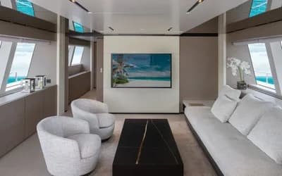 2021 Custom Line Navetta 33 5