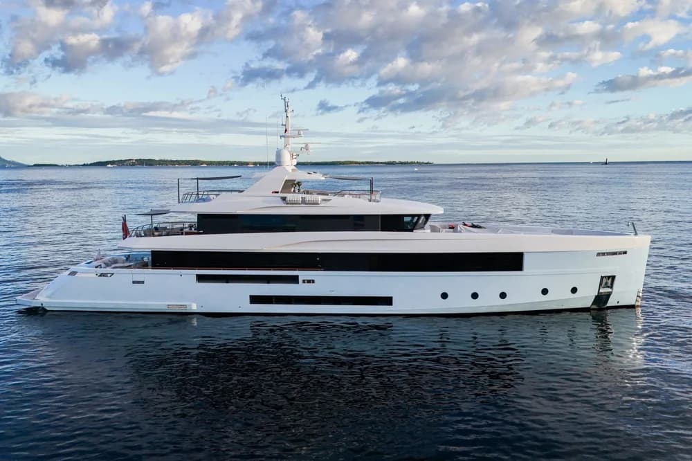 2021 Admiral ATOS 47