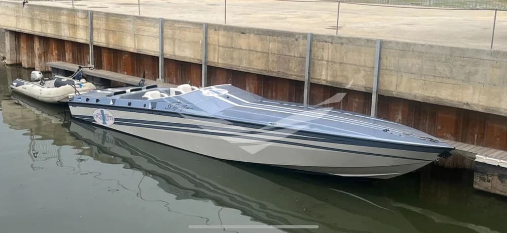 1997 Cigarette 38' Top Gun
