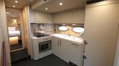 2006 Princess V70 4