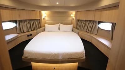 2006 Princess V70 5