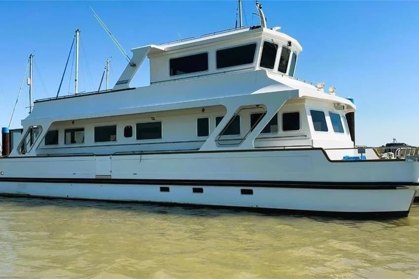 2007 Houseboat Original