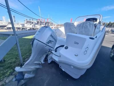 2011 Beneteau Flyer 550 Sun Deck 2