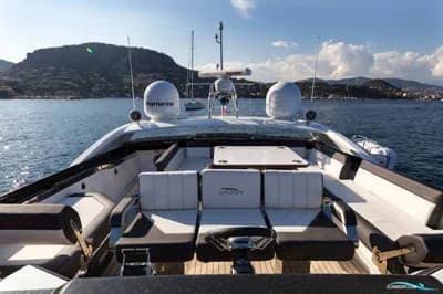 Galeon 650 Skydeck 5