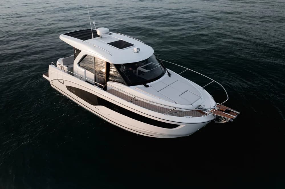 2026 Beneteau Antares 9 V2