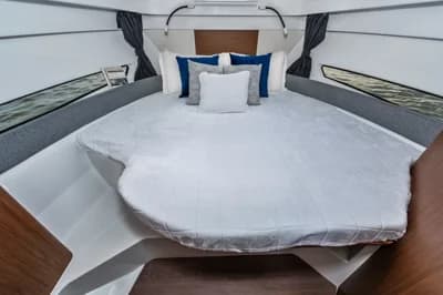 2026 Beneteau Antares 9 V2 2