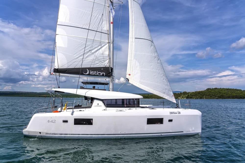 Lagoon 42