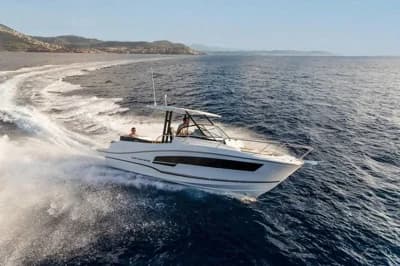 2027 Jeanneau Cap Camarat 9.0 WA Serie 2 3