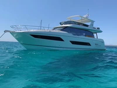 2019 Prestige 680 2