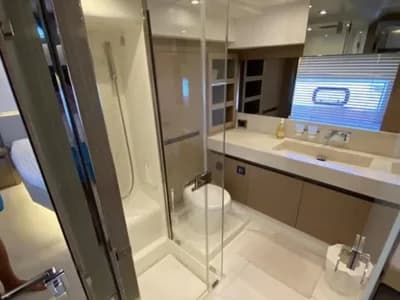 2019 Prestige 680 5