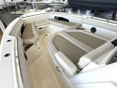 2023 Boston Whaler 360 Outrage 3
