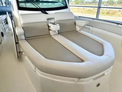 2023 Boston Whaler 360 Outrage 4