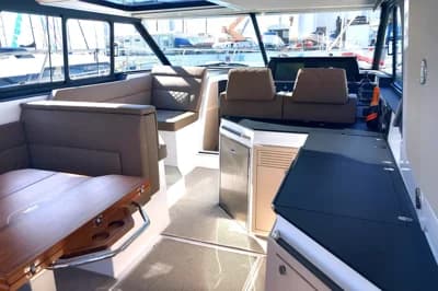2025 Aquador 400 HT 3