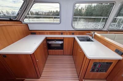 2014 Linssen Grand Sturdy 43.9 Sedan 3