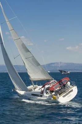 Bénéteau Oceanis 45 3