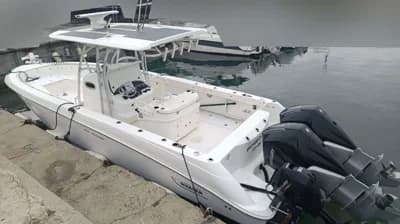 Boston Whaler Outrage 320 2