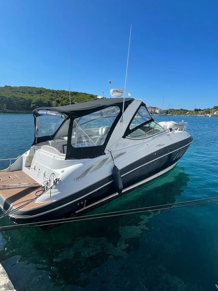 Cruisers Yachts 330